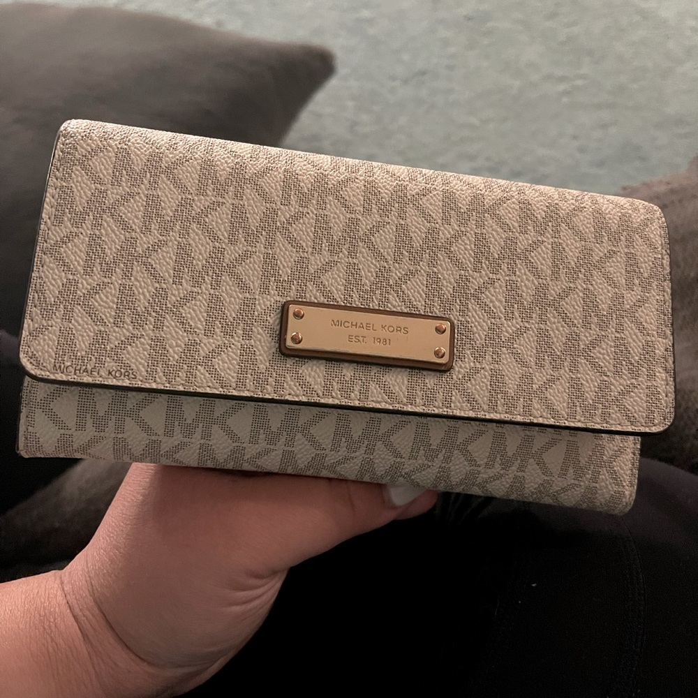 Michael Kors white and beige wallet